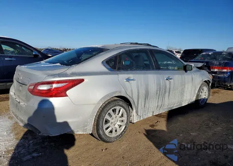 2017 Nissan Altima 2.5 z USA, uszkodzony, nr VIN 1N4AL3AP2HC477263